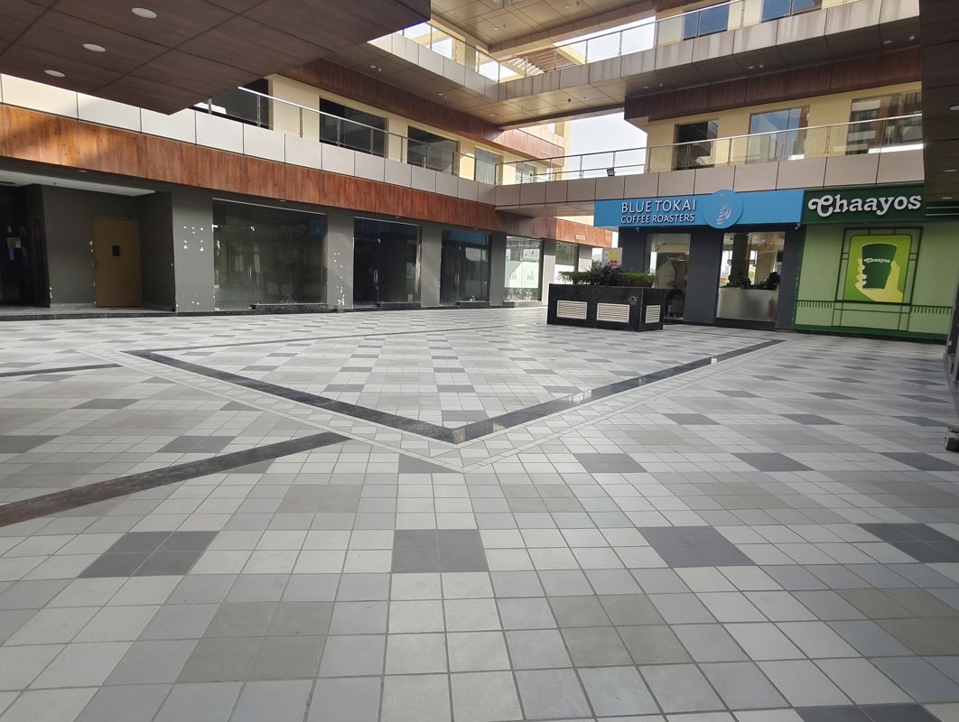 Retail Shop For Sale in 83 Avenue Oodles Sky Walk