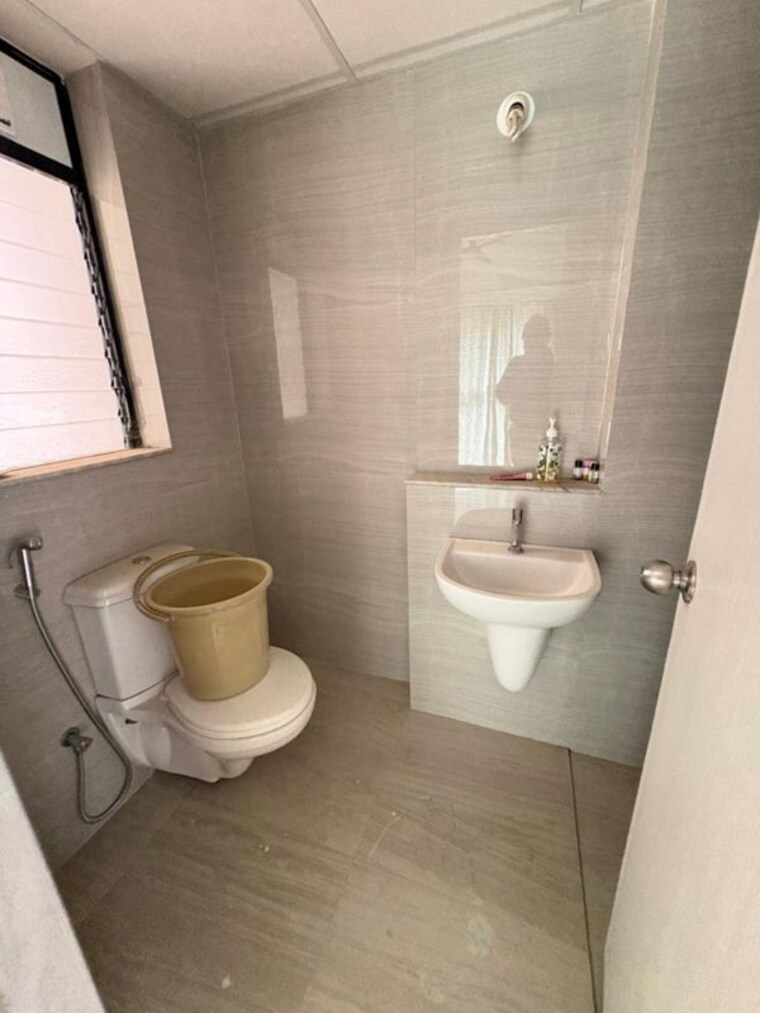 Bathroom, runwal-gardens-phase-i 1 Bedroom 486 Sq.Ft. Apartment In Kalyan Shilphata Road Thane 9732750
