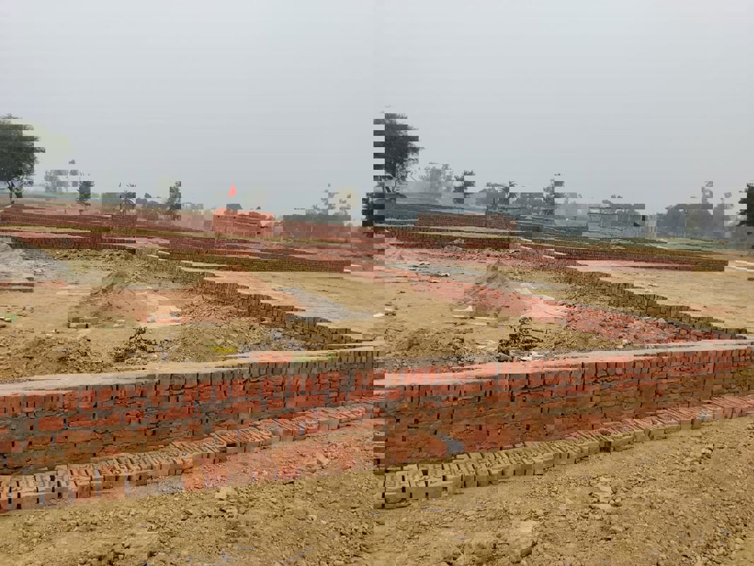 Plot For Sale in Garden Ganj 