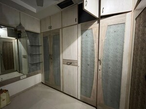 Building Lobby in 3.5 BHK Apartment at KK Elegance, Khar West – for Rent