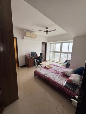 Room in  Pg at Parel – for Rent