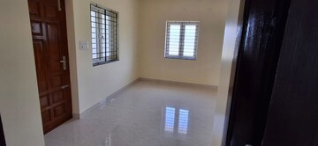 Room in 2 BHK Builder Floor at Kunnathur – for Rent