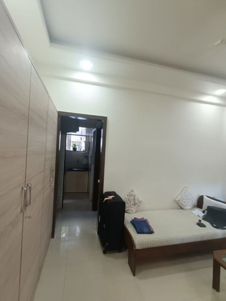 Bathroom, adarsh-nagar-society 1.5 Bedroom 500 Sq.Ft. Apartment In Worli Mumbai 9732914