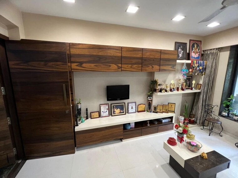  Parking, oberoi-realty-gardens 3 Bedroom 1295 Sq.Ft. Apartment In Kandivali East Mumbai 9732952