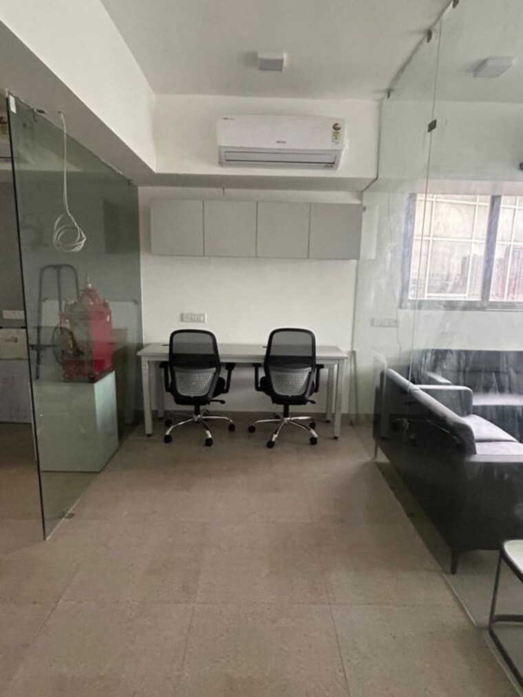 Team Area, sheladia-one-world-west Commercial Office Space 1000 Sq.Ft. In Ambli Ahmedabad 9732951