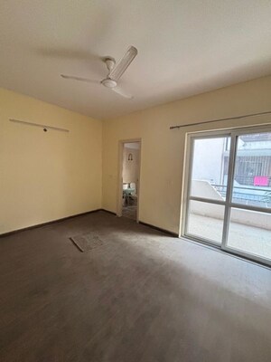 Room in 2 BHK Apartment at BPTP Park Elite Floors Faridabad, Sector 82 – for Rent