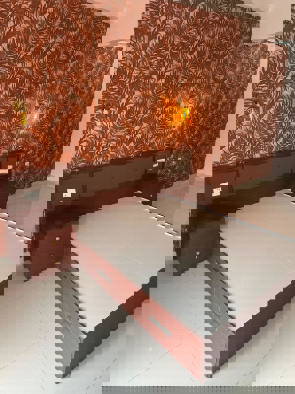 4 BHK + Servant Room,Study Room,Extra Room,Store Room Apartment For Sale in Mission Quarters