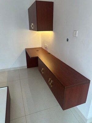 Room in 4 BHK Apartment at Mission Quarters – for Sale