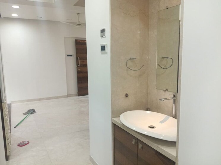 Bathroom, atul-blue-fortuna 4 Bedroom 1400 Sq.Ft. Apartment In Andheri East Mumbai 9732913