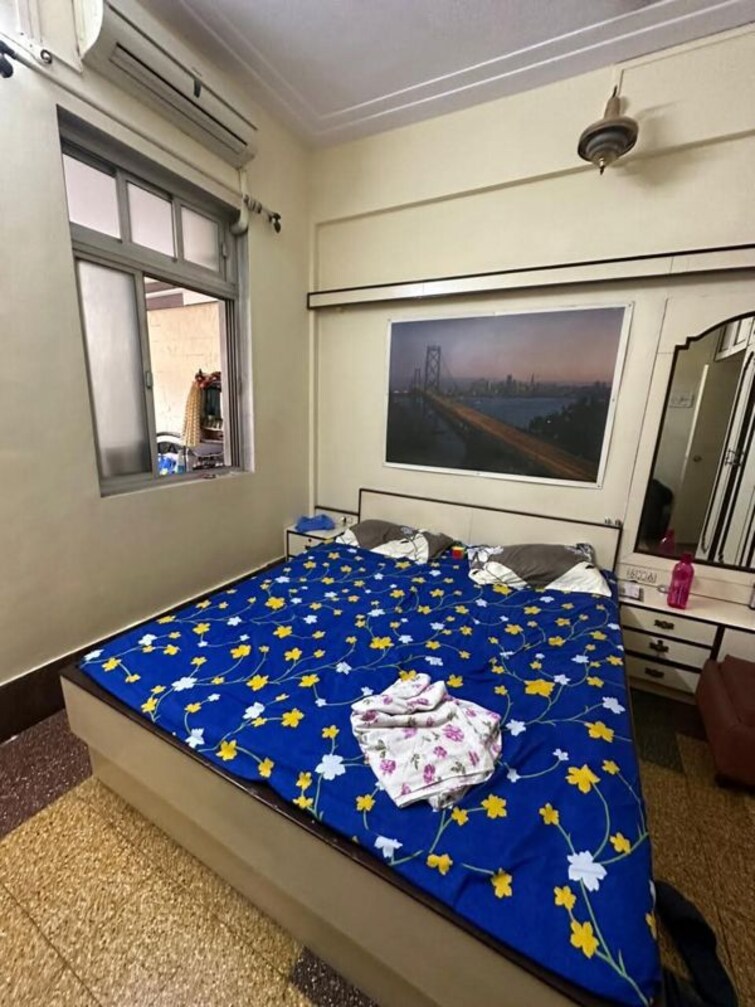 Room, khar west Pg For Boys In Khar West 9733097