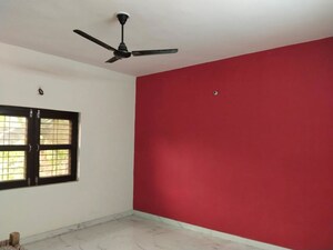 Room in 1.5 BHK Independent House at Sector 56 – for Rent