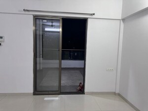 Room in 3 BHK Apartment at Majestique Signature Towers, Balewadi – for Rent