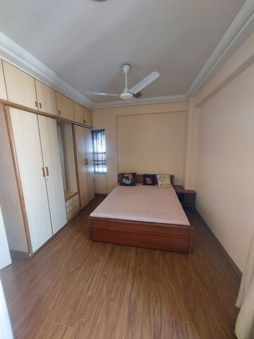 Room in 2 BHK Apartment at Silver Sand CHS, Andheri West – for Rent