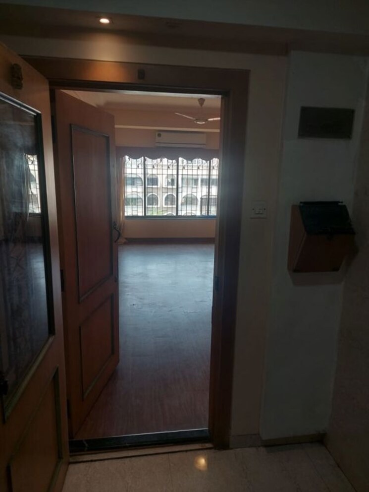 Room, silver-sand-chs 2 Bedroom 720 Sq.Ft. Apartment In Andheri West Mumbai 9733227