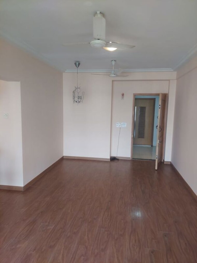 Room, silver-sand-chs 2 Bedroom 720 Sq.Ft. Apartment In Andheri West Mumbai 9733227