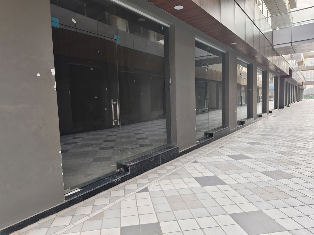 Retail Shop For Sale in 83 Avenue Oodles Sky Walk