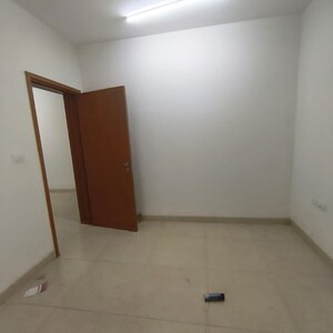 Room in 3 BHK Apartment at Prestige Royale Gardens, Avalahalli – for Rent