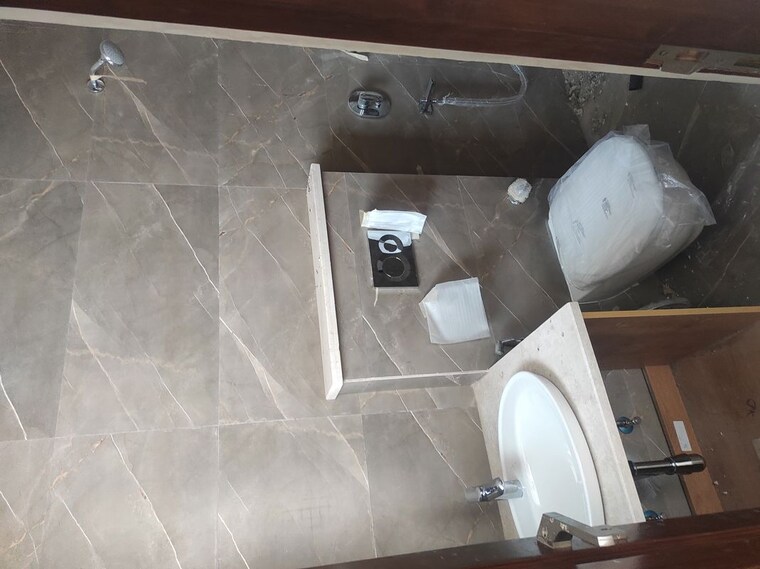 Bathroom, sector 52 3.5 Bedroom 2901 Sq.Ft. Builder Floor In Sector 52 Gurgaon 9733421