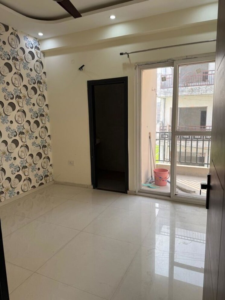 Room, patiala road 3 Bedroom 1395 Sq.Ft. Builder Floor In Patiala Road Zirakpur 9733446