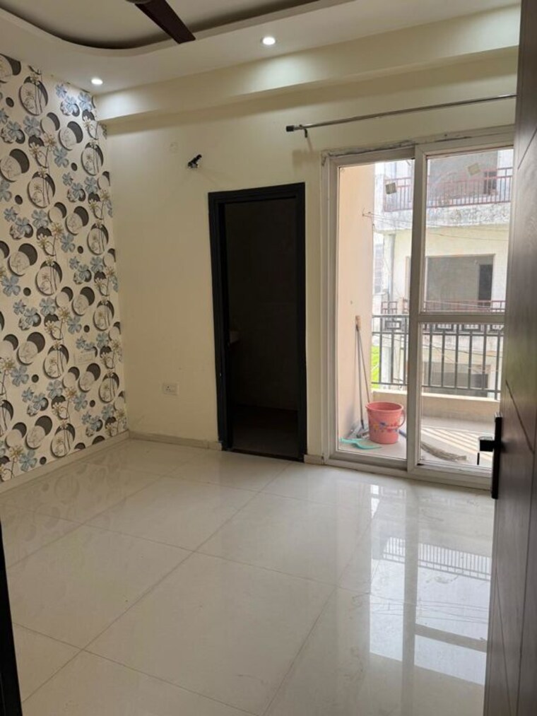 Room, patiala road 3 Bedroom 1395 Sq.Ft. Builder Floor In Patiala Road Zirakpur 9733446