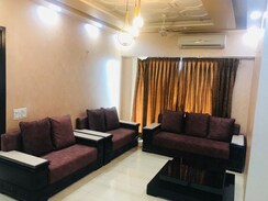 3 BHK + Servant Room Apartment For Rent in Gaur Sportswood