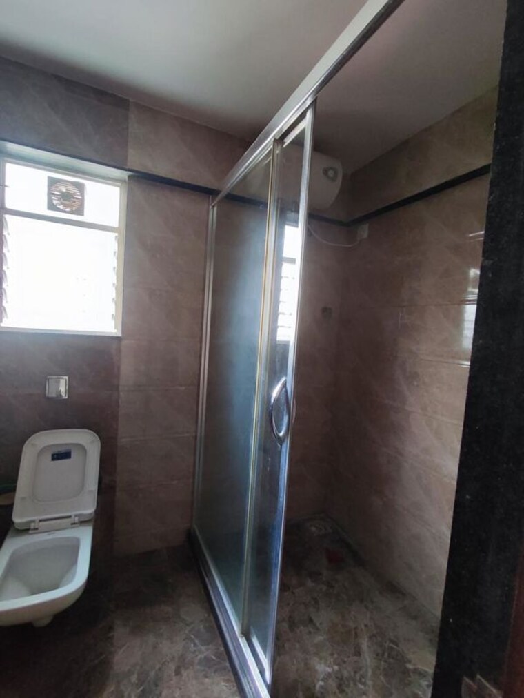 Bathroom, goel-ganga-liviano 3.5 Bedroom 1700 Sq.Ft. Apartment In Kharadi Pune 9733439