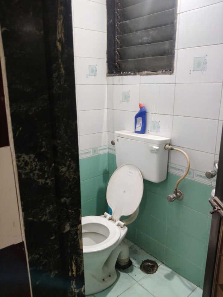 Bathroom, aditya-chs-kharghar 2 Bedroom 1200 Sq.Ft. Apartment In Kharghar Sector 12 Navi Mumbai 9733480