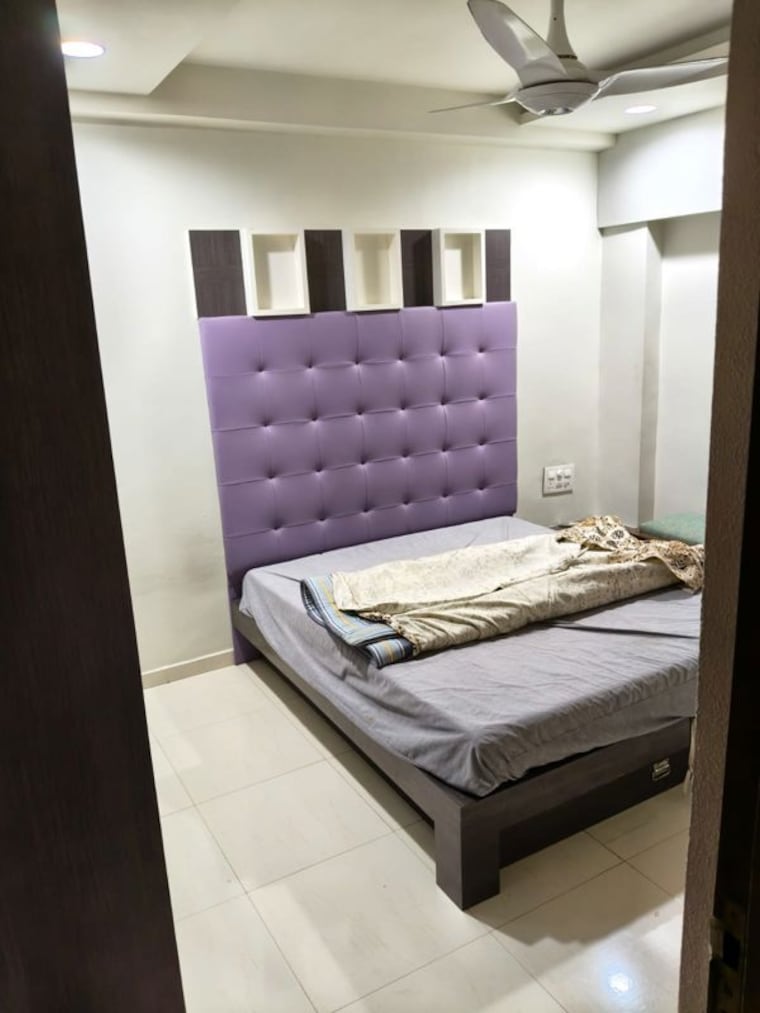 Room, naranpura 3 Bedroom 1800 Sq.Ft. Apartment In Naranpura Ahmedabad 9733503