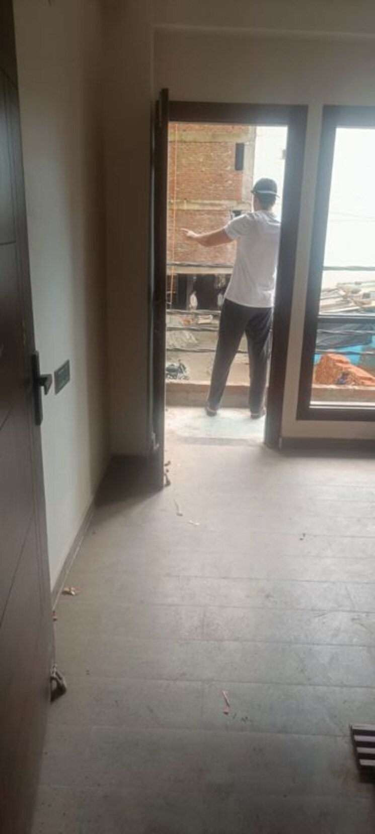  Parking, kings-tower-sector-49 1 Bedroom 550 Sq.Ft. Apartment In Sector 49 Noida 9733516