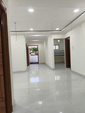 Room in 3 BHK Apartment at Alkapoor – for Sale