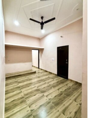 Room in 3 BHK Independent House at Sector 21 – for Sale