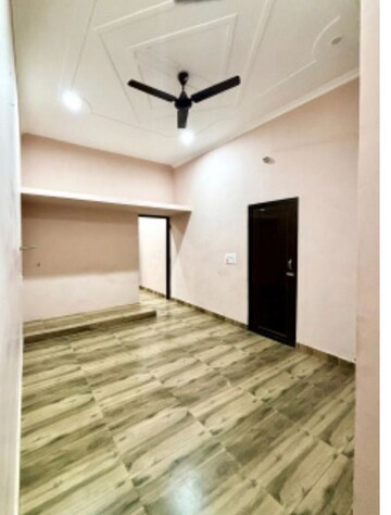 Room in 3 BHK Independent House at Sector 21 – for Sale