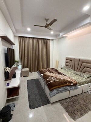 Bedroom in 3 BHK Apartment at Saket – for Rent
