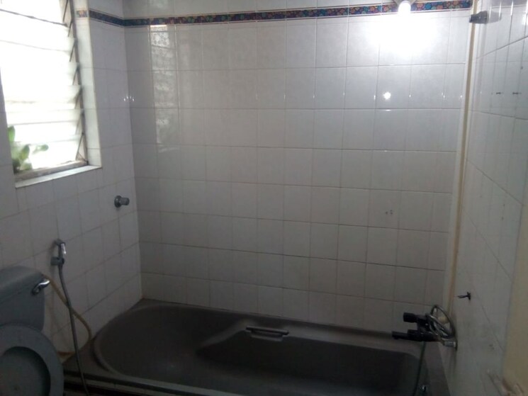 Bathroom, swaroop-park-chs 3 Bedroom 2200 Sq.Ft. Independent House In Kothrud Pune 9733518