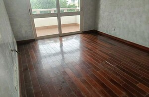 Room in 3 BHK Apartment at Jaypee Greens Knight Court, Sector 128 – for Sale