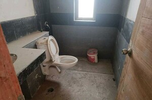 Bathroom in 3 BHK Apartment at Jaypee Greens Knight Court, Sector 128 – for Sale