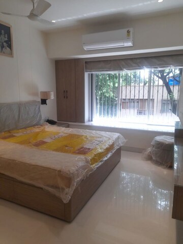 Bedroom in 4 BHK Apartment at Raheja Skylark Apartment, Bandra West – for Rent