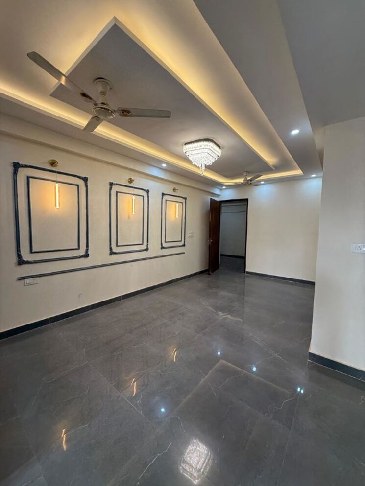 Room, trinity-trio 2 Bedroom 1010 Sq.Ft. Builder Floor In Bhanauta Greater Noida 9733433