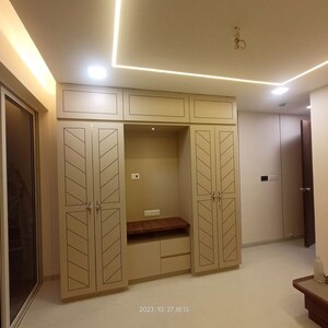 Room in 3.5 BHK Apartment at Goel Ganga Platino, Kharadi – for Sale