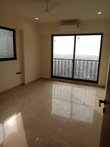 Master Bedroom in 3 BHK Apartment at Mirchandani Triton, Santacruz West – for Sale