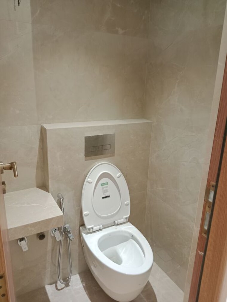 Bathroom, mirchandani-triton 3 Bedroom 1353 Sq.Ft. Apartment In Santacruz West Mumbai 9733786