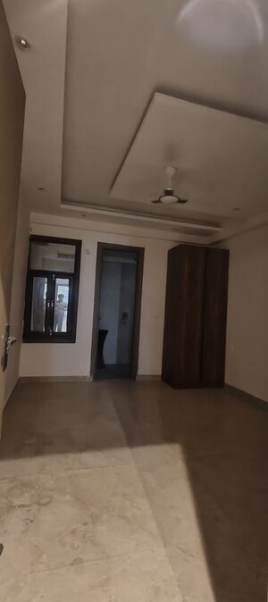 Room in 3 BHK Builder Floor at Chattarpur – for Rent