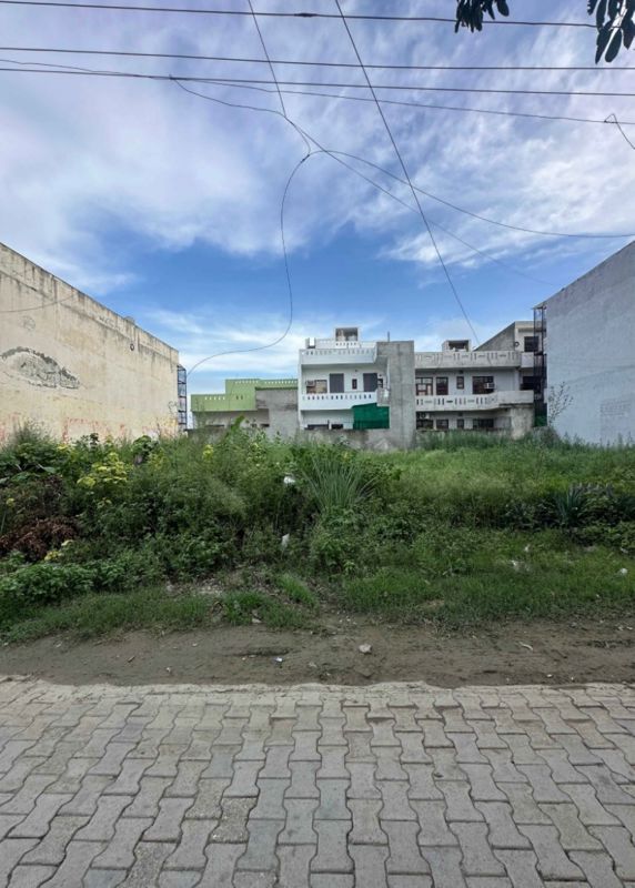 Plot For Sale in Sector 18