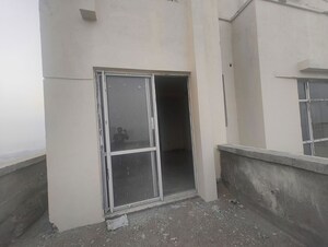 Room in 4 BHK Apartment at Jaypee Greens Knight Court, Sector 128 – for Sale