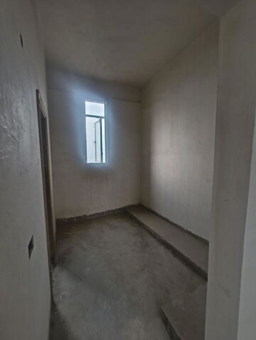 Room in 4 BHK Apartment at Jaypee Greens Knight Court, Sector 128 – for Sale