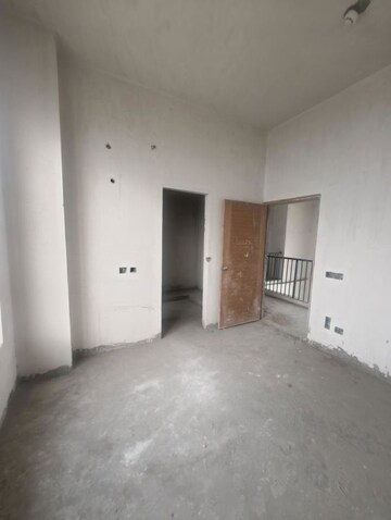 Room in 4 BHK Apartment at Jaypee Greens Knight Court, Sector 128 – for Sale