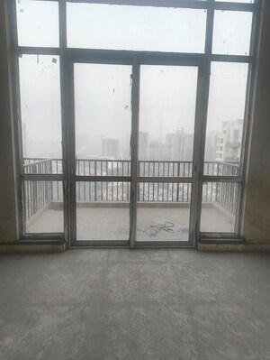 Room in 4 BHK Apartment at Jaypee Greens Knight Court, Sector 128 – for Sale