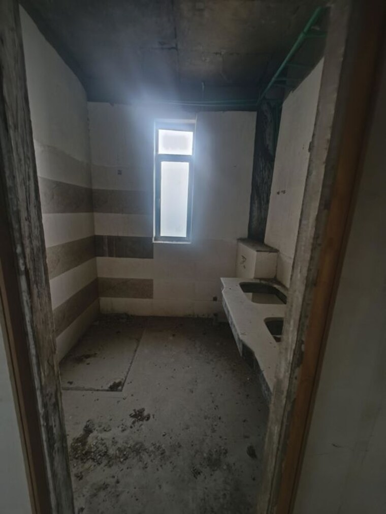 Bathroom, jaypee-greens-knight-court 4 Bedroom 4200 Sq.Ft. Apartment In Sector 128 Noida 9733896