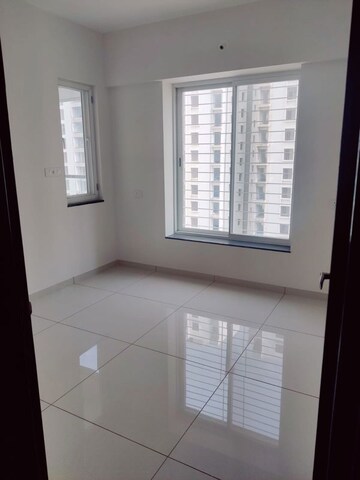 Room in 3 BHK Apartment at Yashwin Orizzonte, Kharadi – for Sale