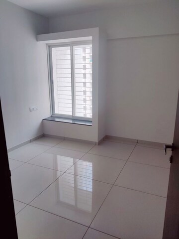 Room in 3 BHK Apartment at Yashwin Orizzonte, Kharadi – for Sale